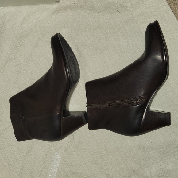 Frye Phoebe booties-svl dark brown size 7m - Picture 9 of 16
